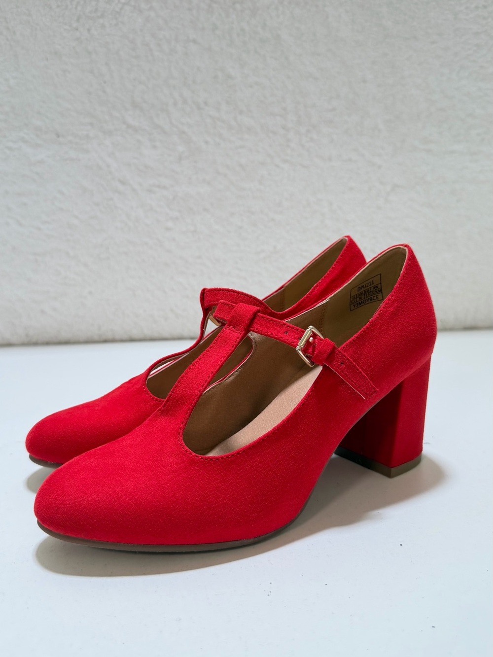 DREAM PAIRS Red T Strap Mary Jane Chunky Heel Pumps Size 5.5